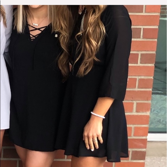 Cute long sleeve little black dress🖤 - Picture 3 of 8